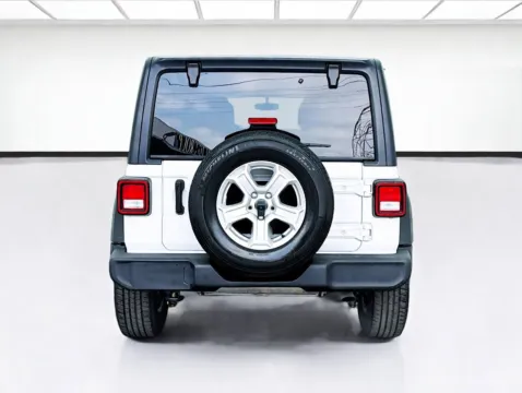 More photos of 2020 Jeep Wrangler Unlimited Sport S at KarGenie, CA
