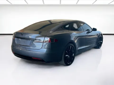 More photos of 2020 Tesla Model S Long Range Plus at KarGenie, CA