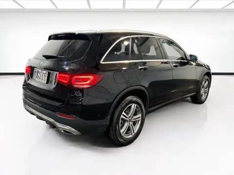 More photos of 2022 Mercedes-Benz GLC 300 at KarGenie, CA