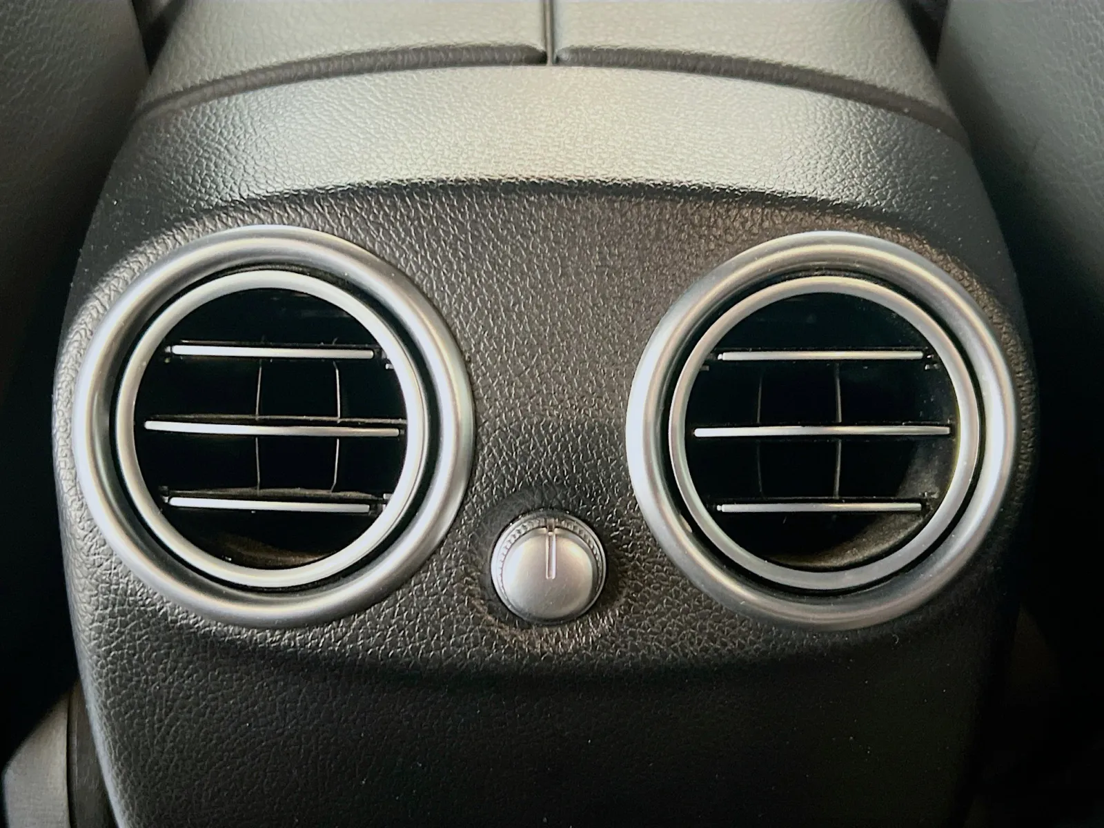 Mercedes-Benz GLC photo 17