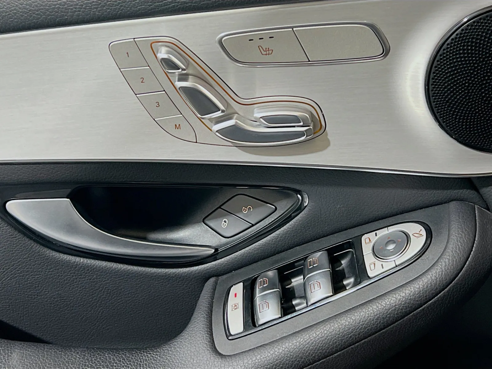 Mercedes-Benz GLC photo 13
