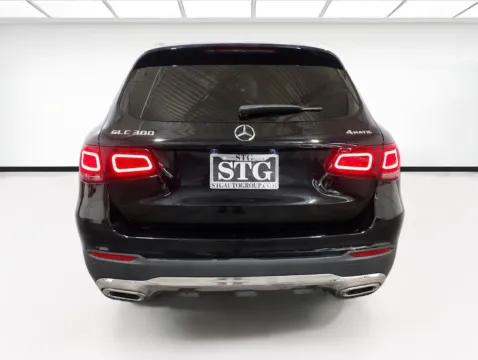 More photos of 2022 Mercedes-Benz GLC 300 at KarGenie, CA