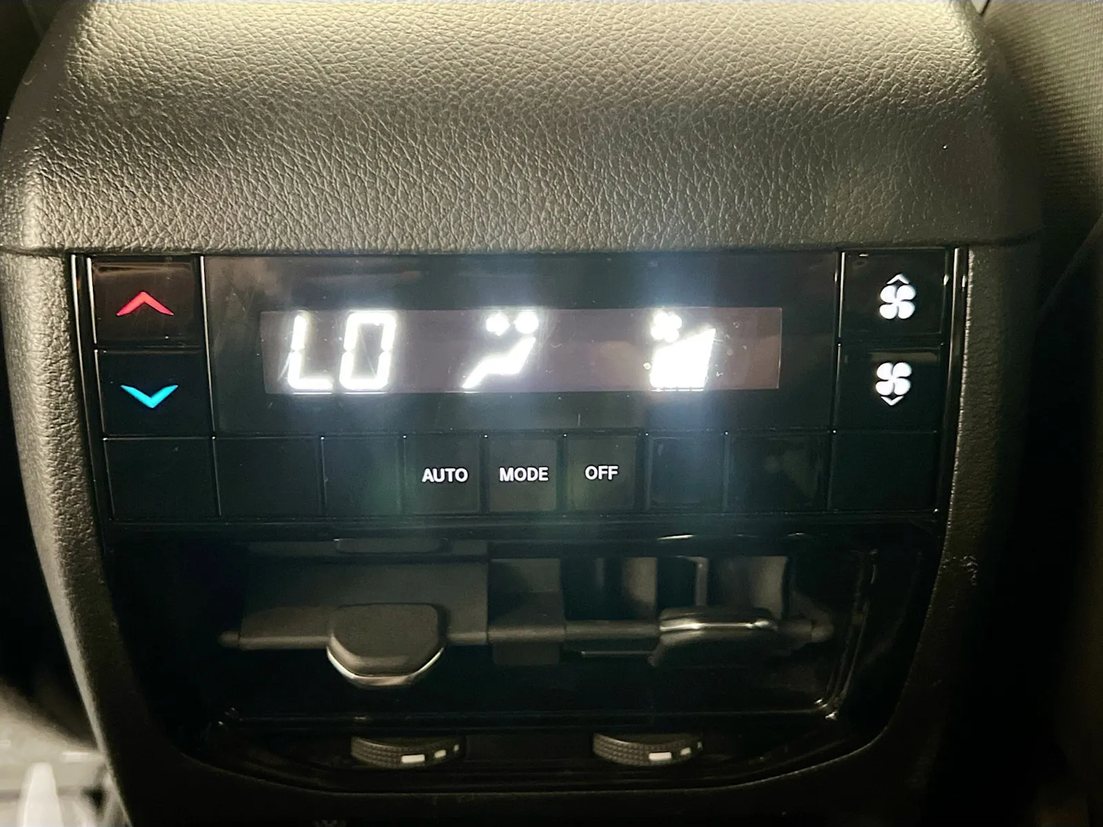 Jeep Grand Cherokee L photo 17