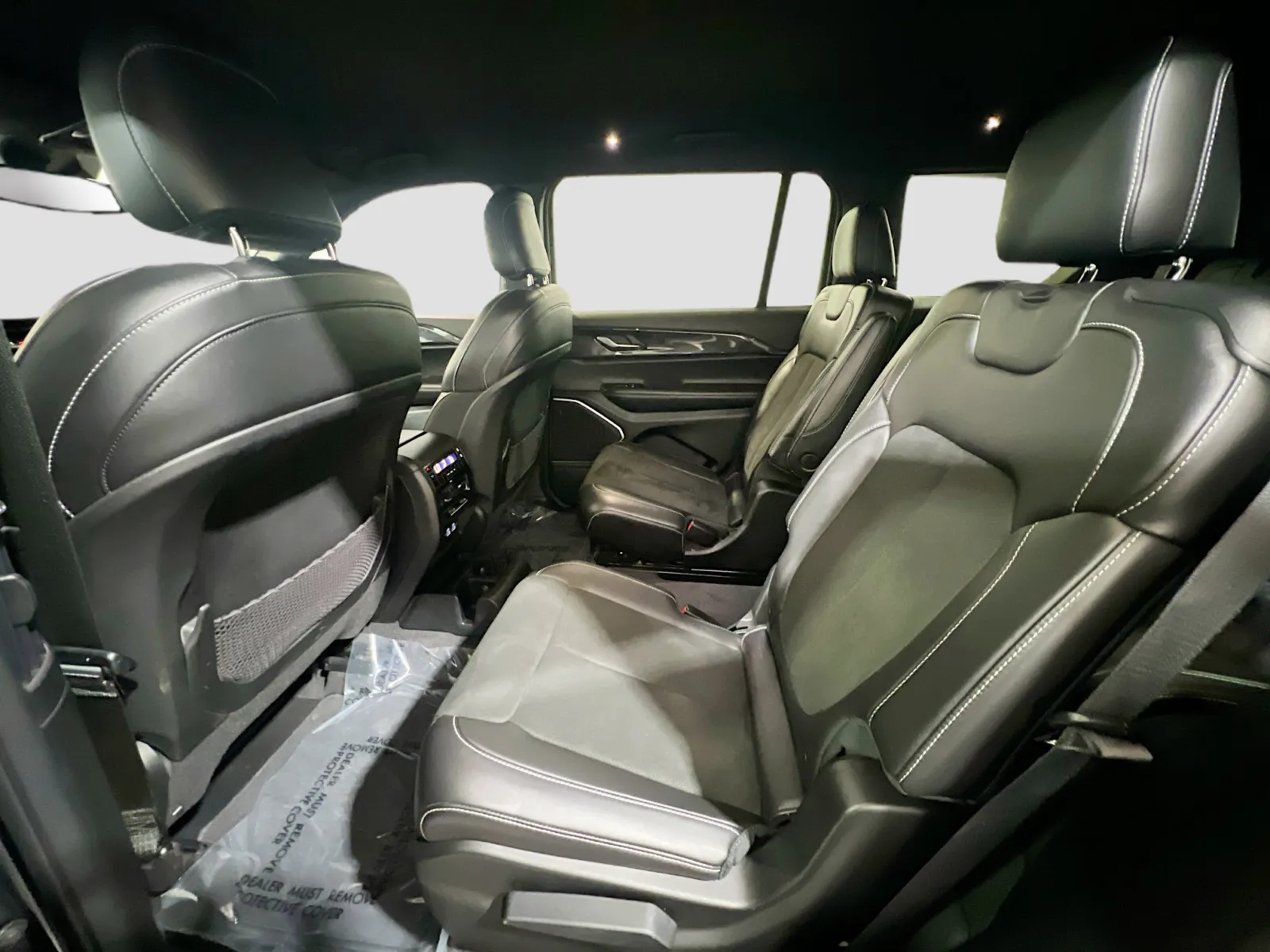 Jeep Grand Cherokee L photo 16
