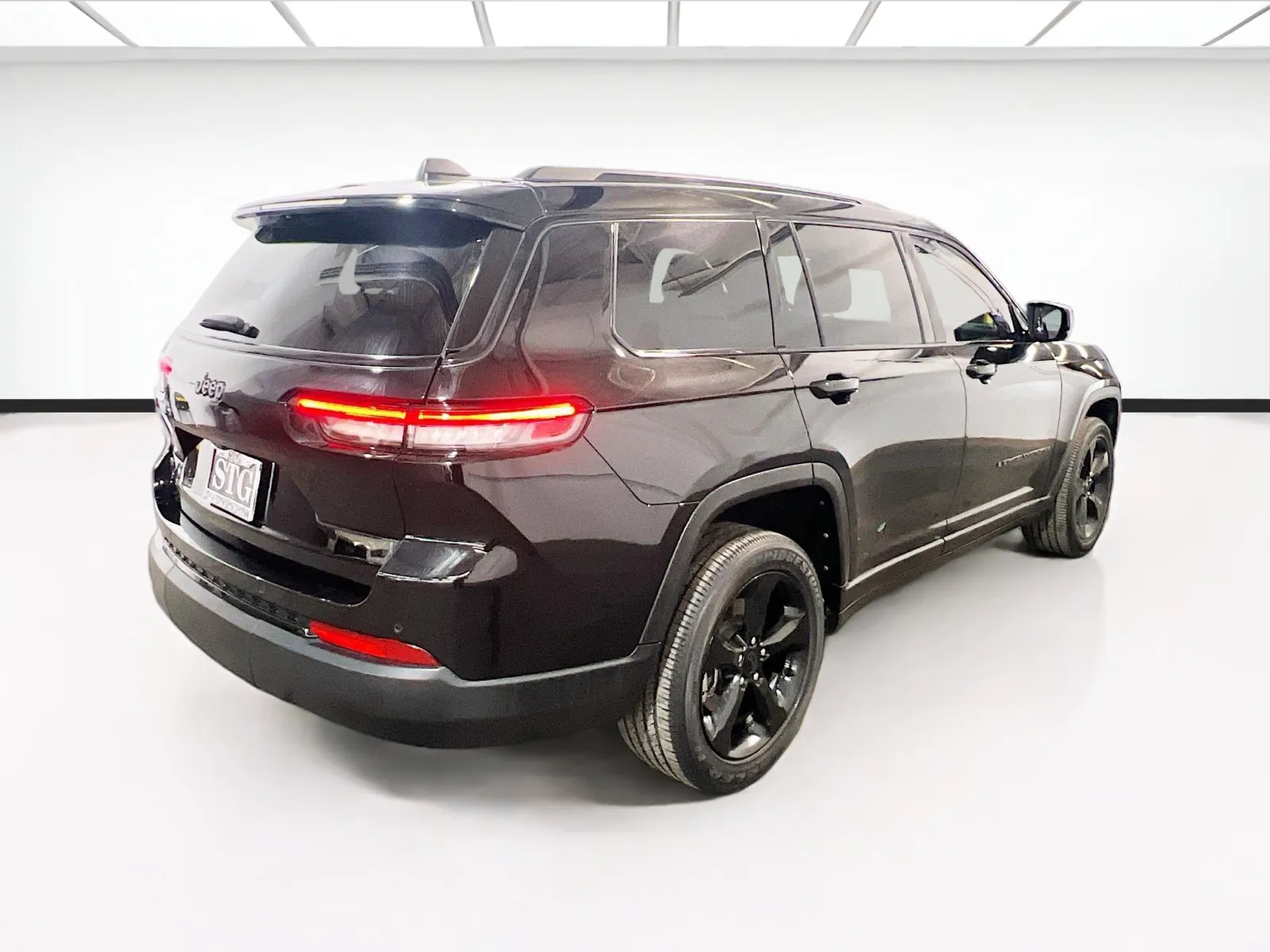 2022 Jeep Grand Cherokee L Altitude | CarEdge | CarEdge