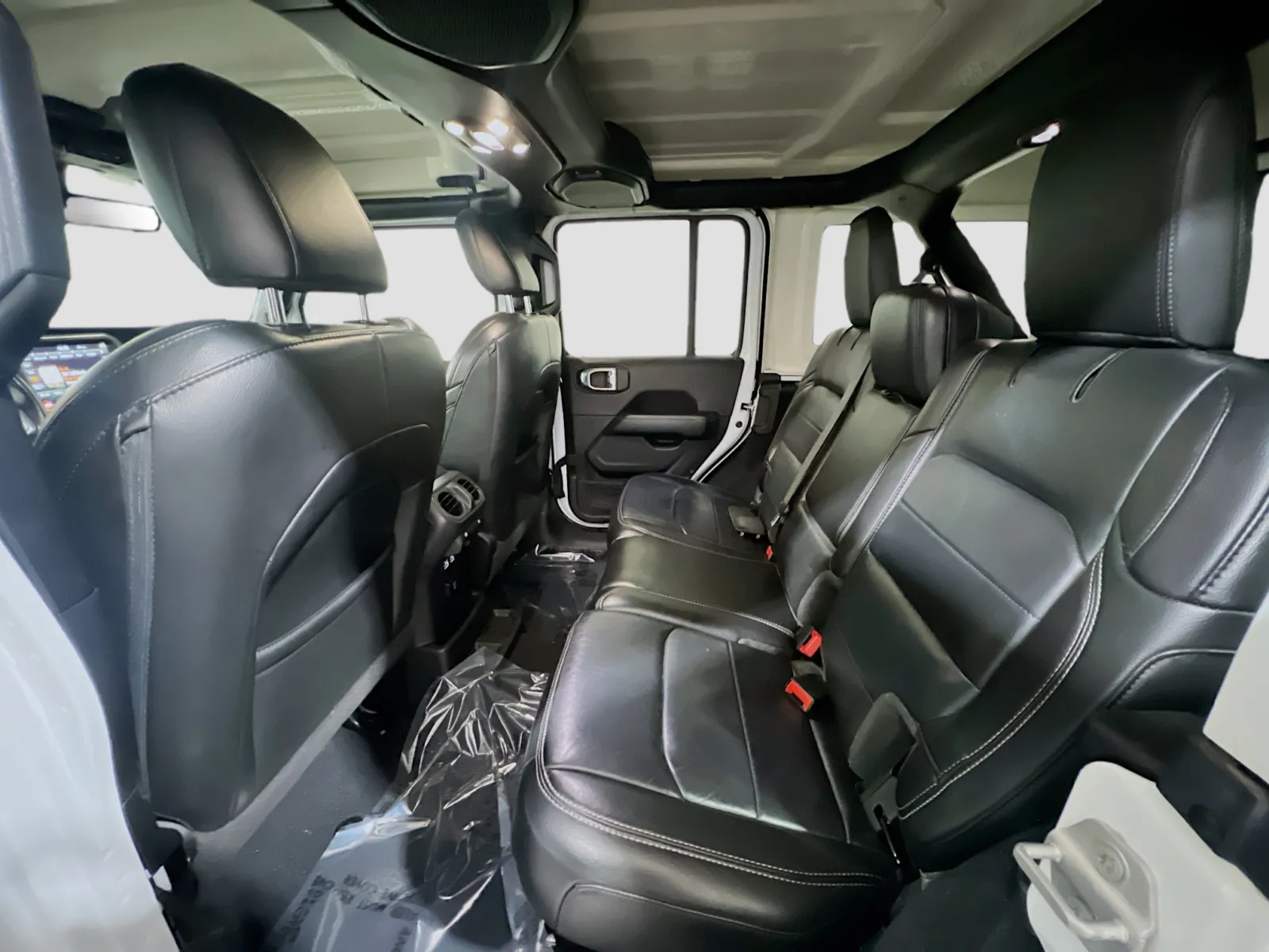 Jeep Wrangler photo 17