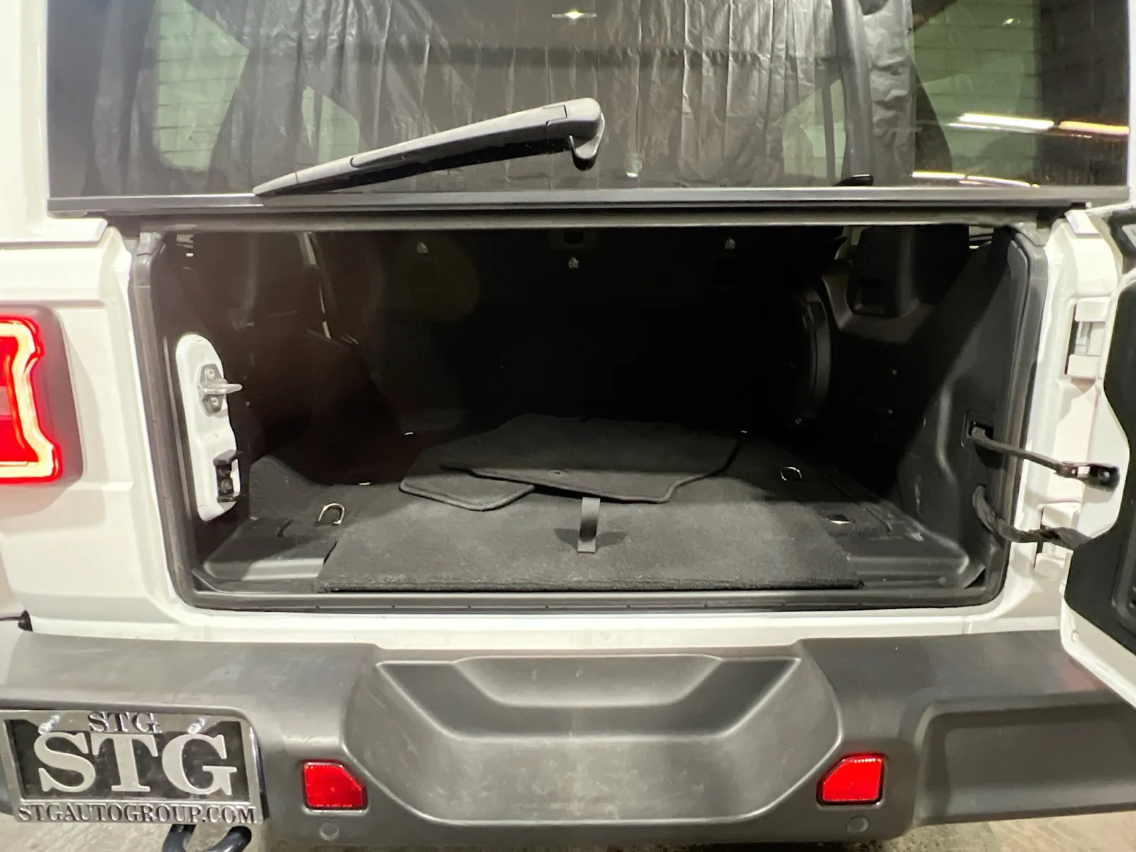 Jeep Wrangler photo 19