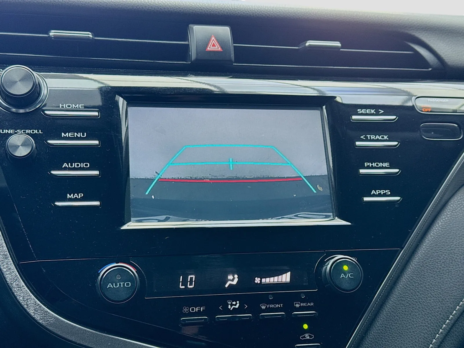 Toyota Camry photo 10