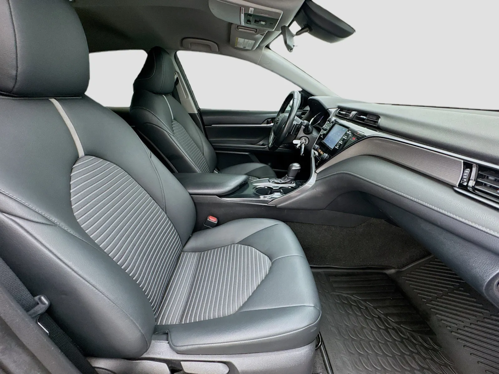 Toyota Camry photo 18