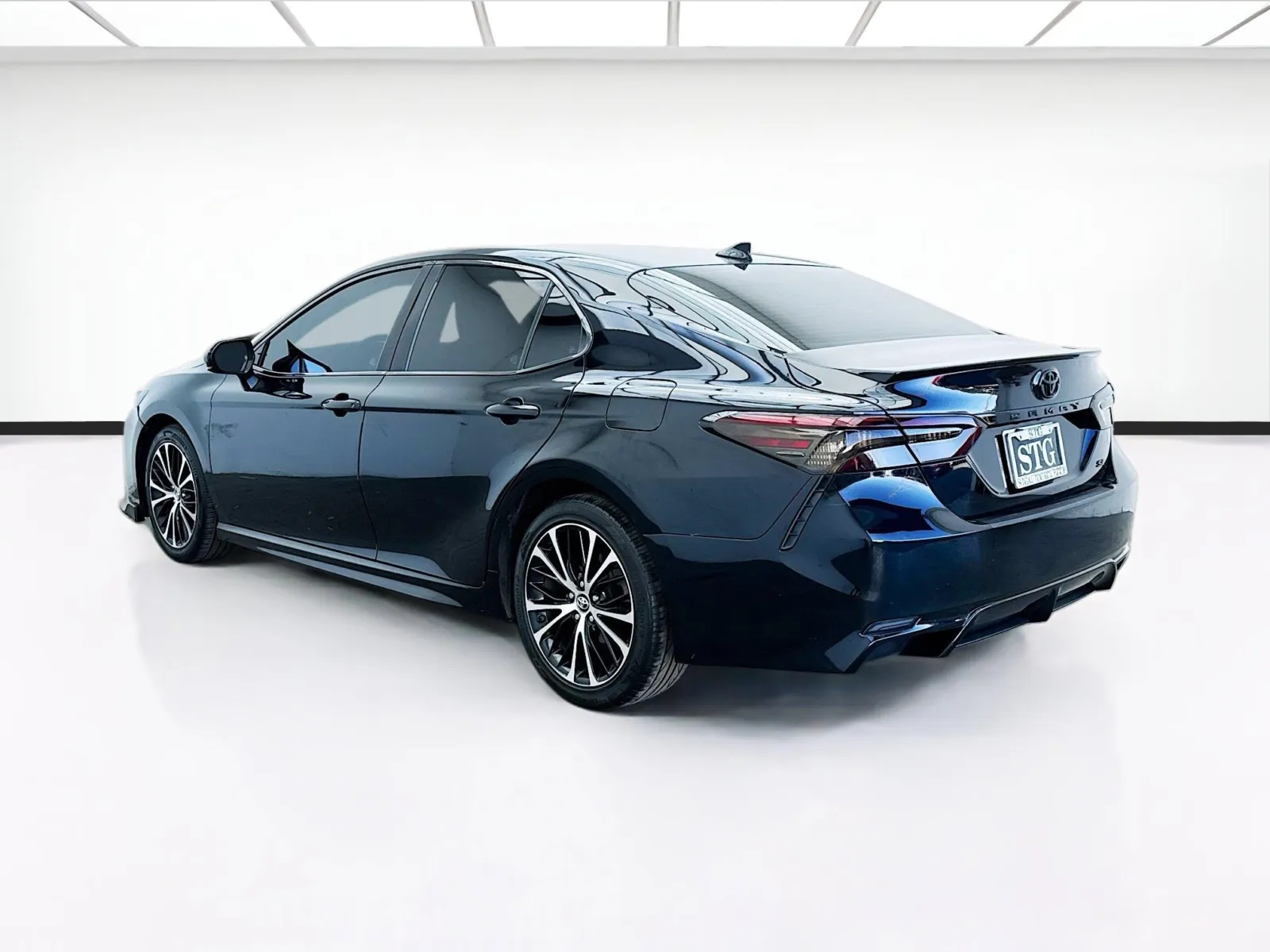 Toyota Camry photo 6