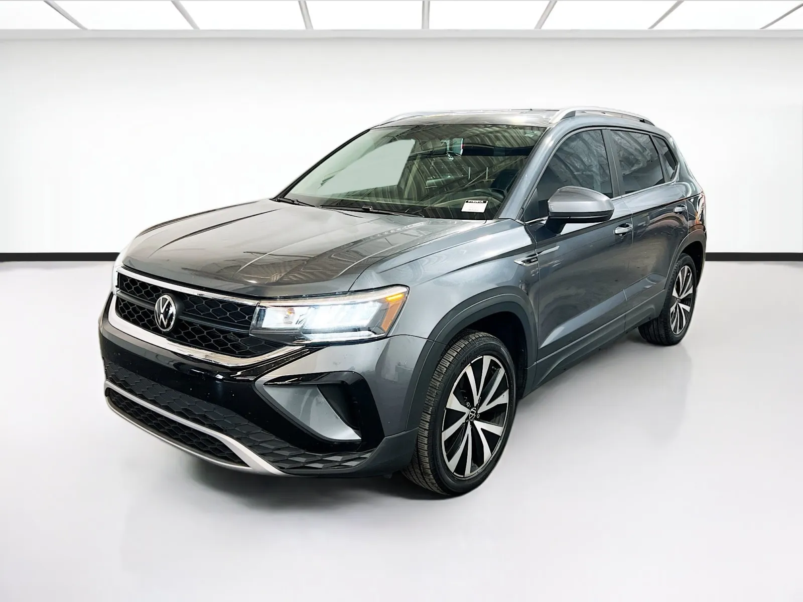 Gray 2022 Volkswagen Taos SE for sale in Fontana, CA