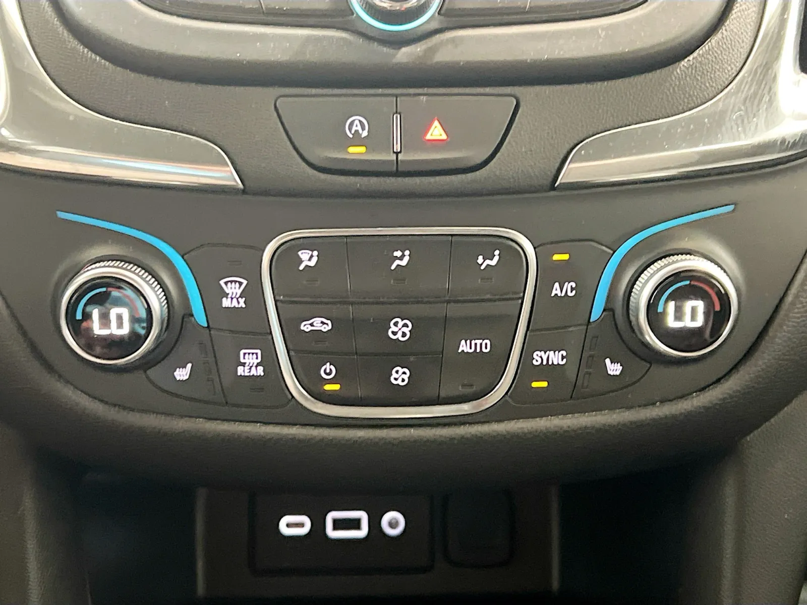 Chevrolet Equinox photo 11