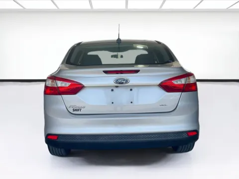 More photos of 2012 Ford Focus SEL at KarGenie, CA