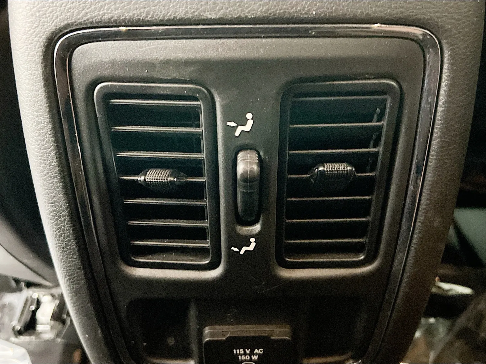 Jeep Grand Cherokee photo 17