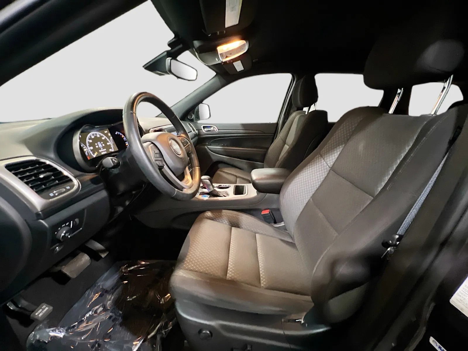 Jeep Grand Cherokee photo 14