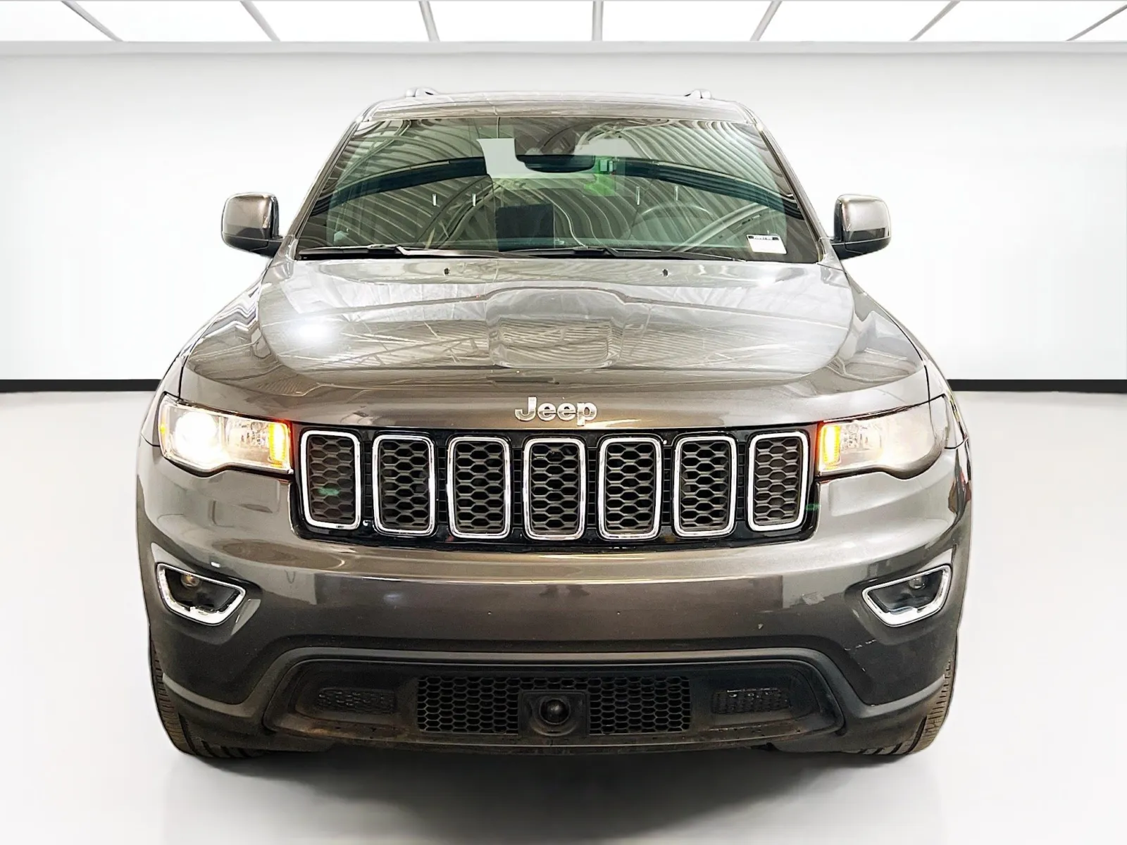 Jeep Grand Cherokee photo 2