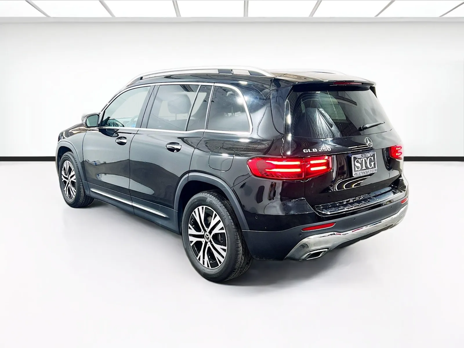 Mercedes-Benz GLB photo 6
