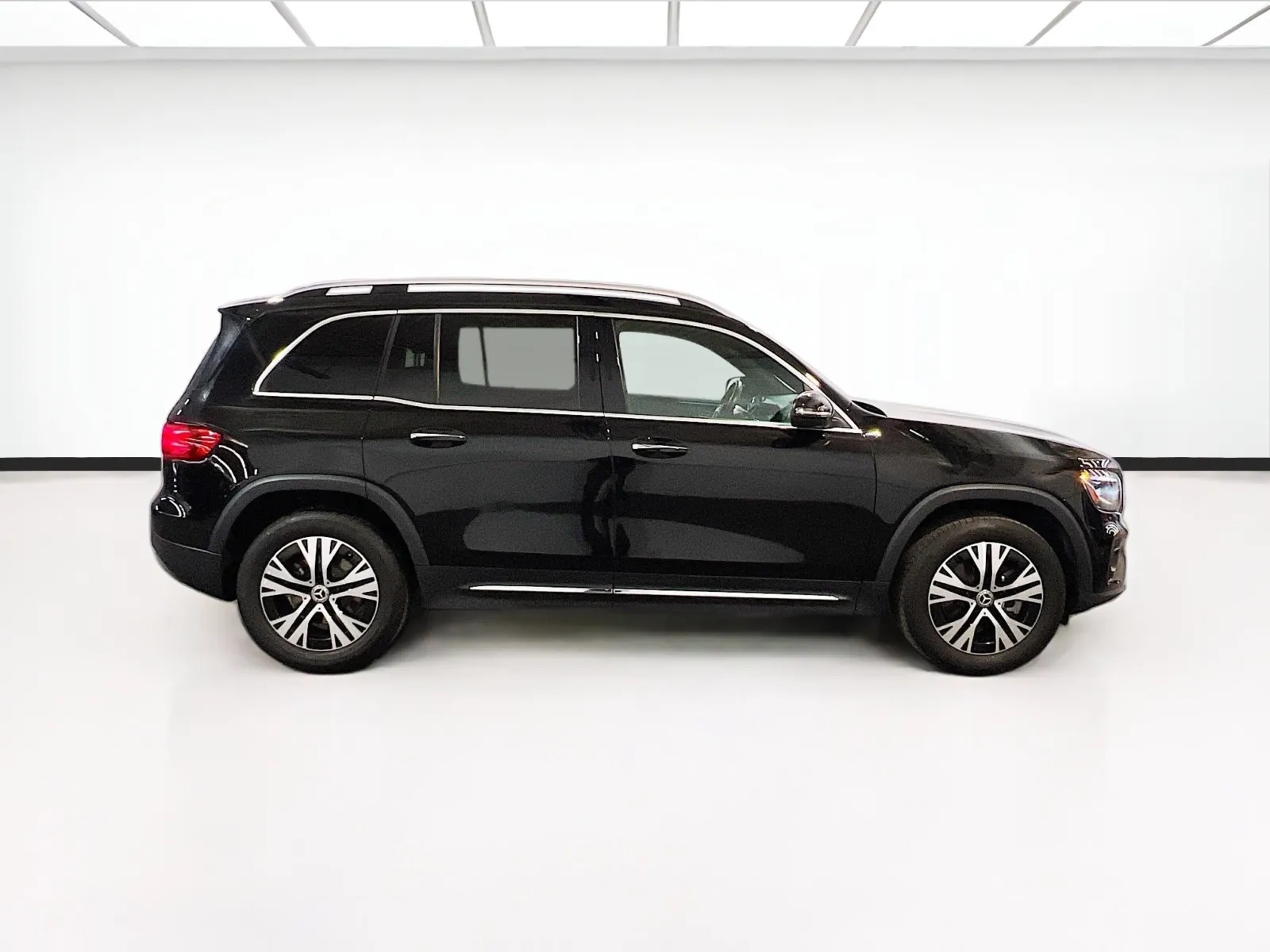 Mercedes-Benz GLB photo 23
