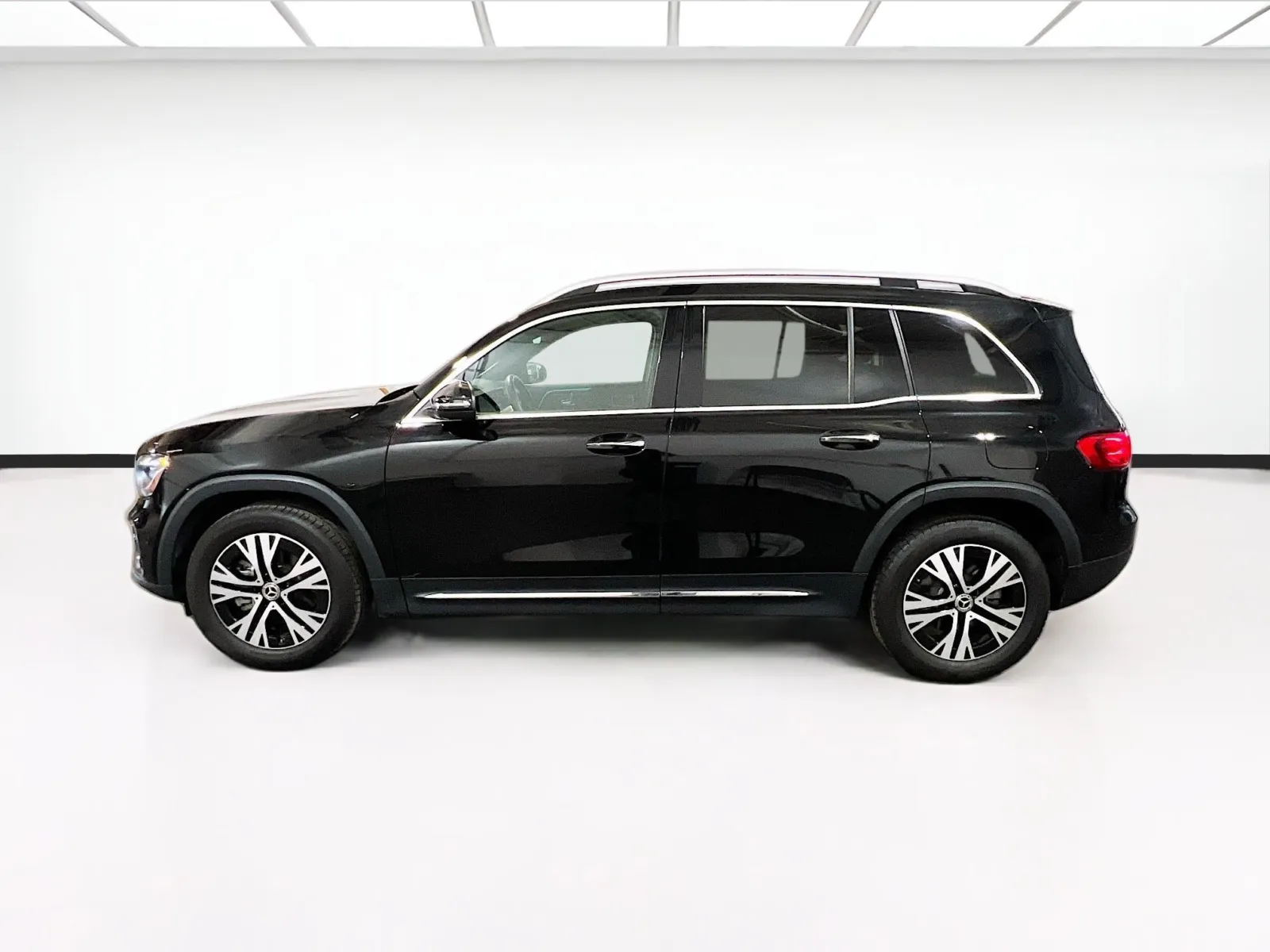 Mercedes-Benz GLB photo 22