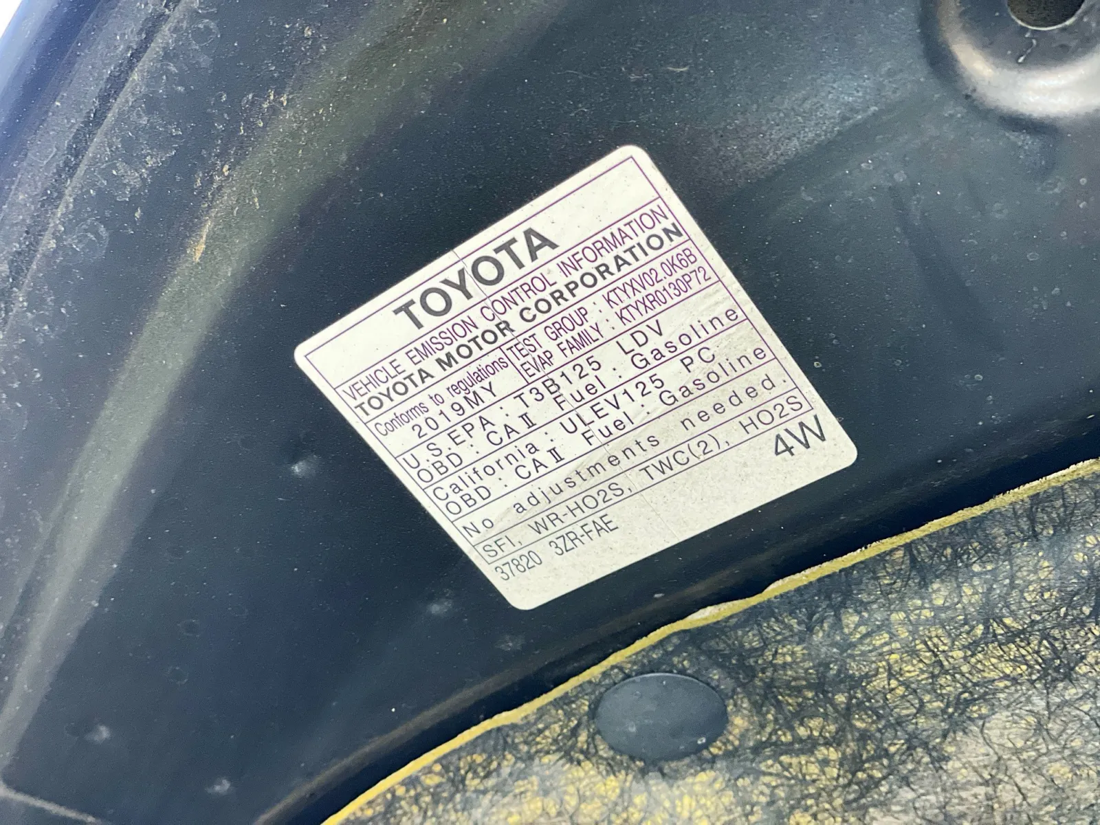 Toyota C-HR photo 17