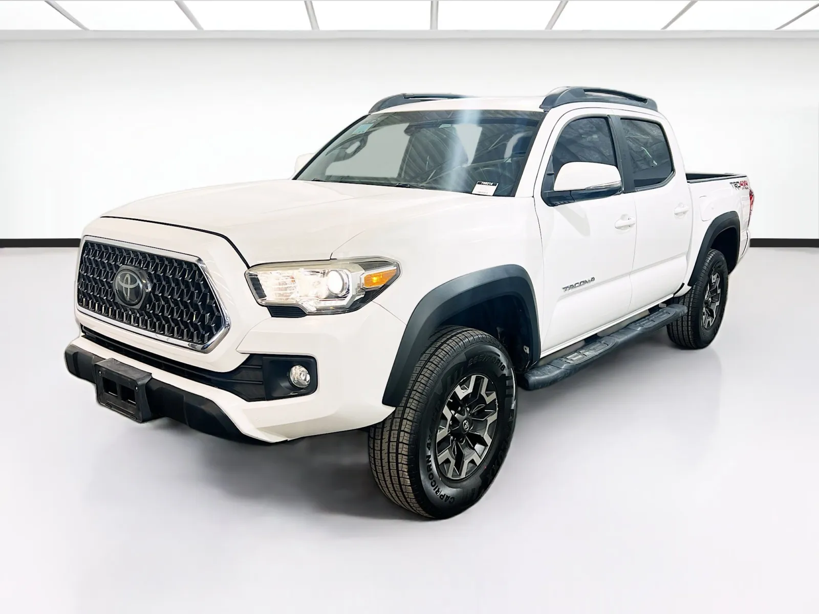 White 2018 Toyota Tacoma TRD Off Road for sale in Fontana, CA