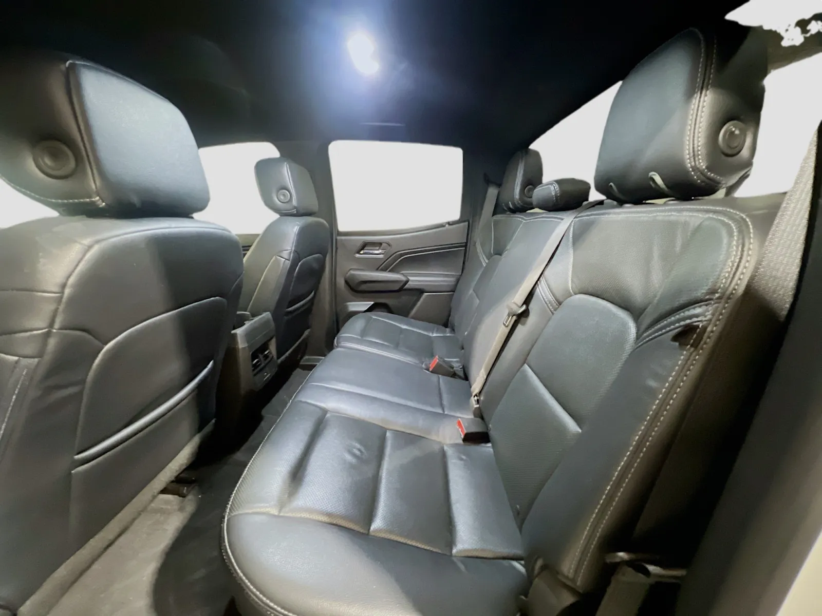 Chevrolet Colorado photo 16