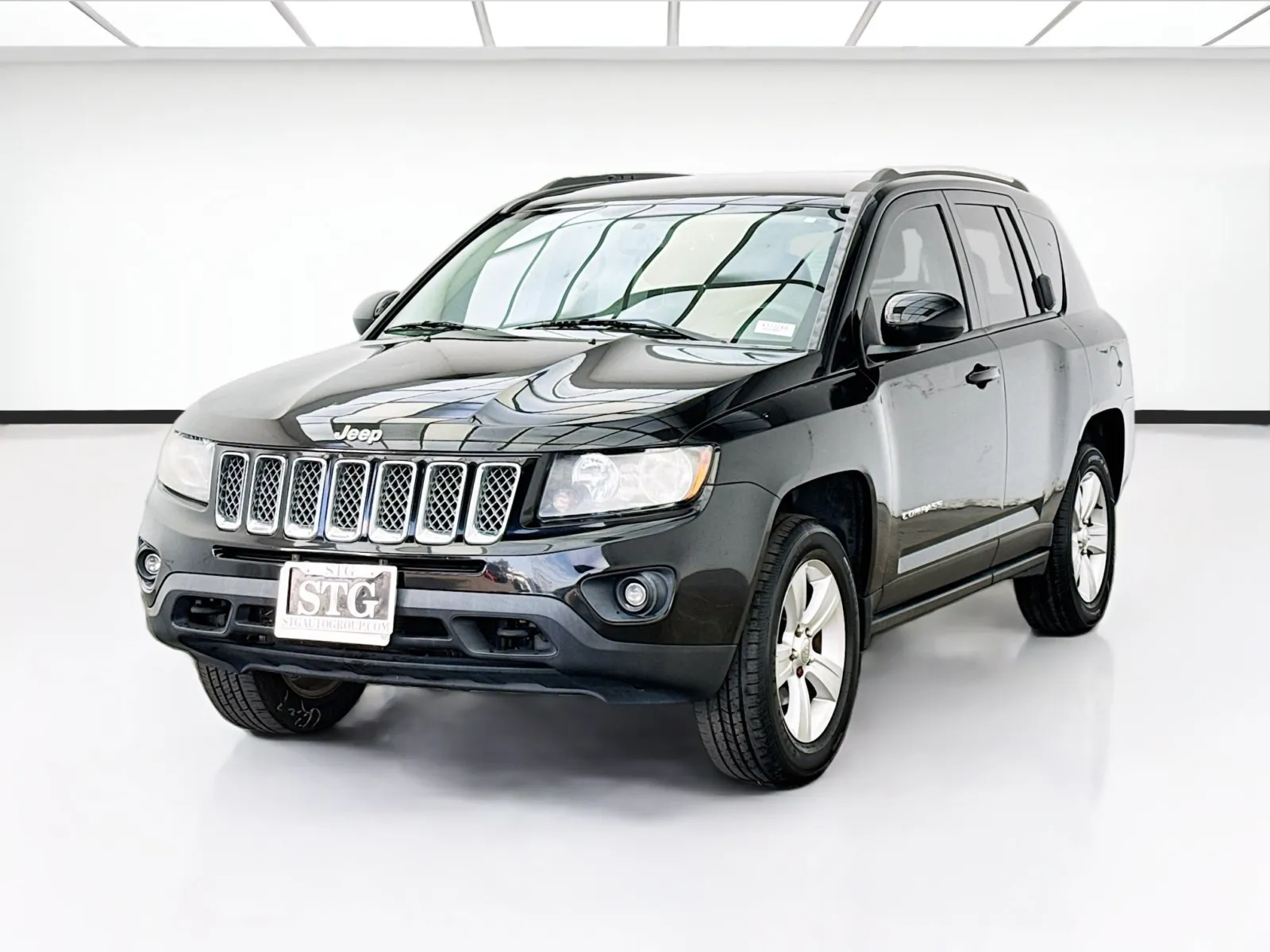 Black 2016 Jeep Compass Latitude for sale in Fontana, CA