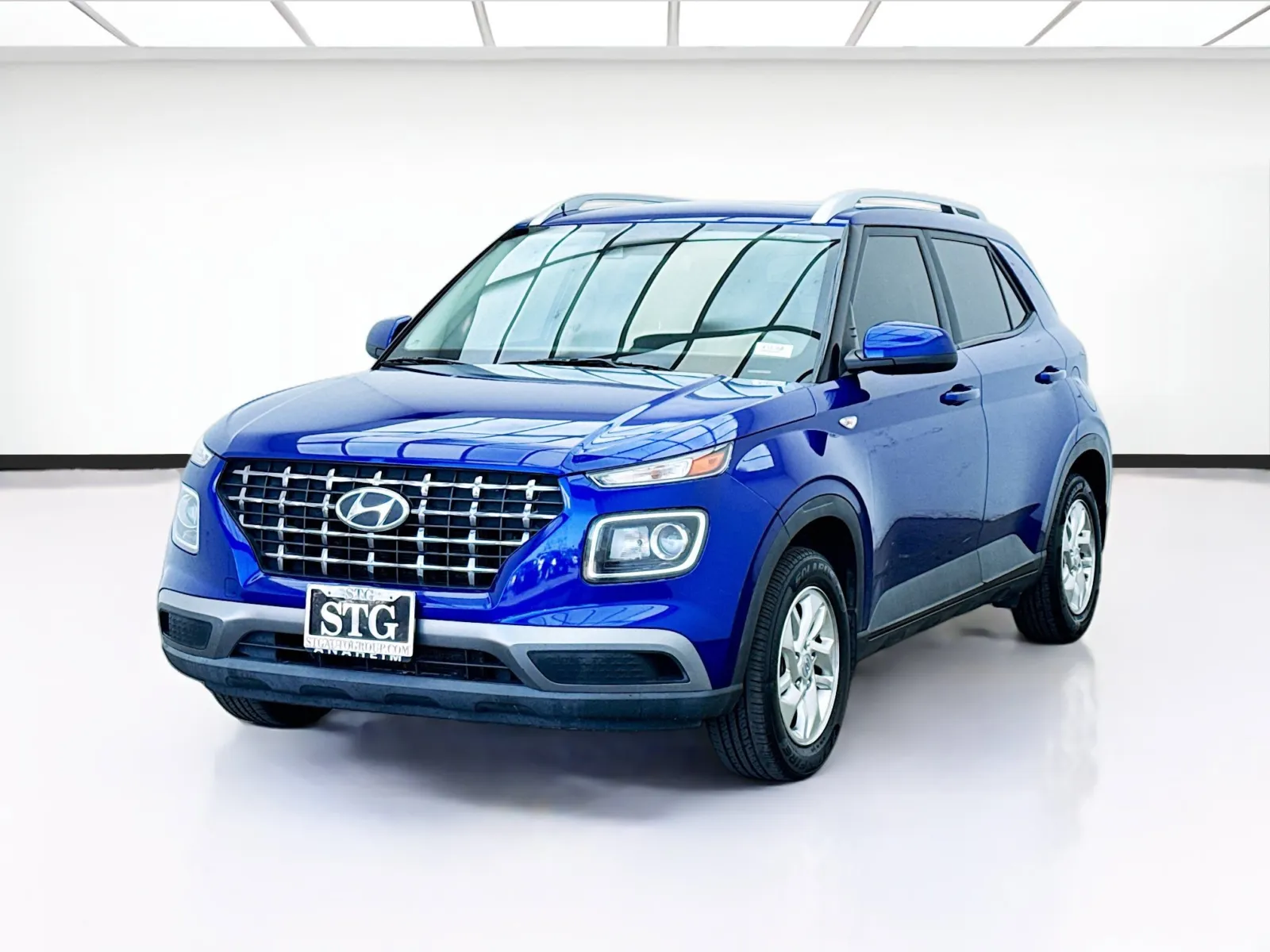 Blue 2020 Hyundai Venue SEL for sale in Fontana, CA