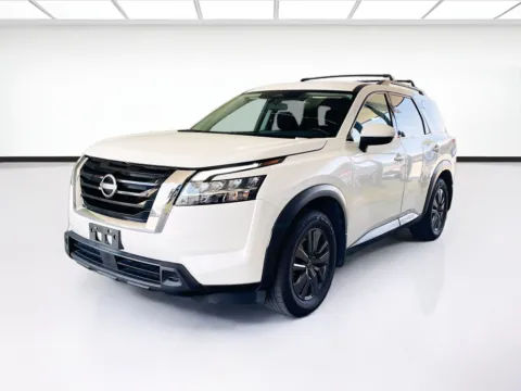 White 2022 Nissan Pathfinder SV for sale in Fontana, CA