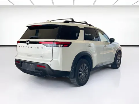 More photos of 2022 Nissan Pathfinder SV at KarGenie, CA