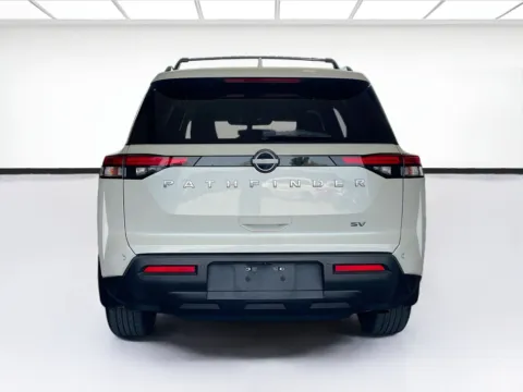 More photos of 2022 Nissan Pathfinder SV at KarGenie, CA