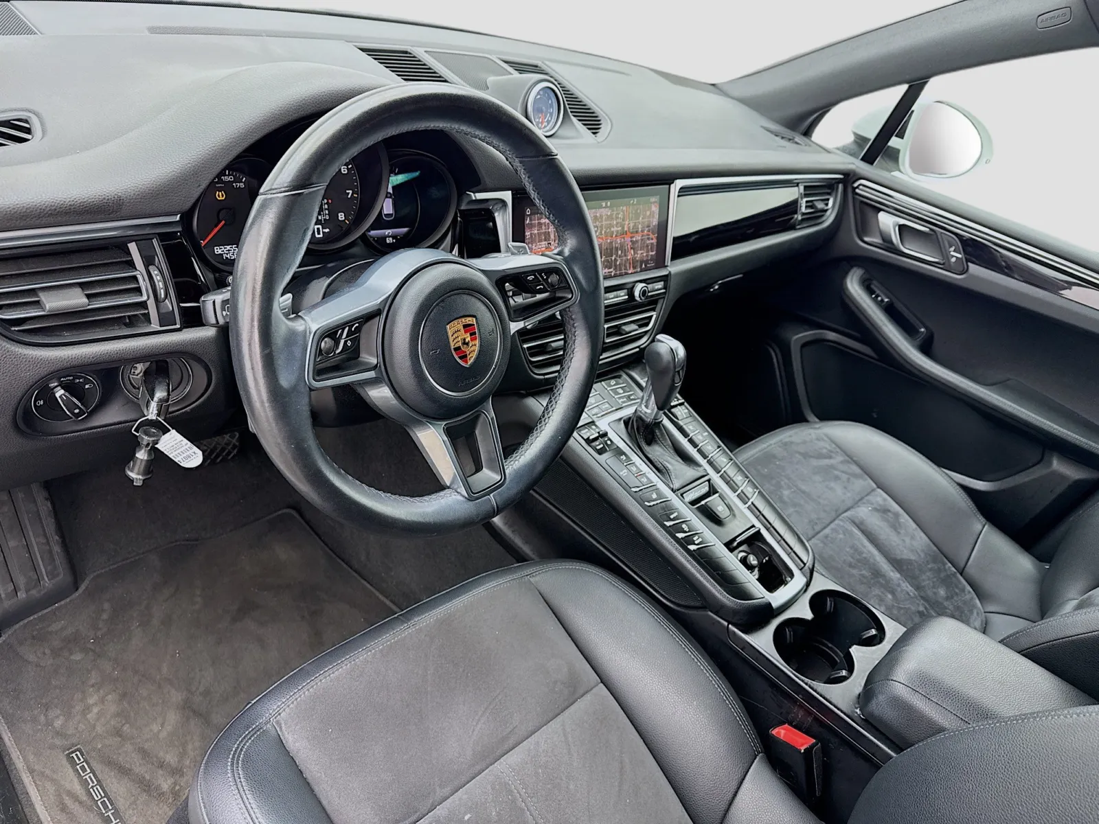 Porsche Macan photo 7