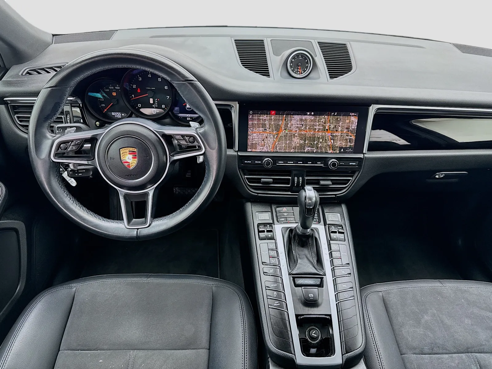 Porsche Macan photo 14