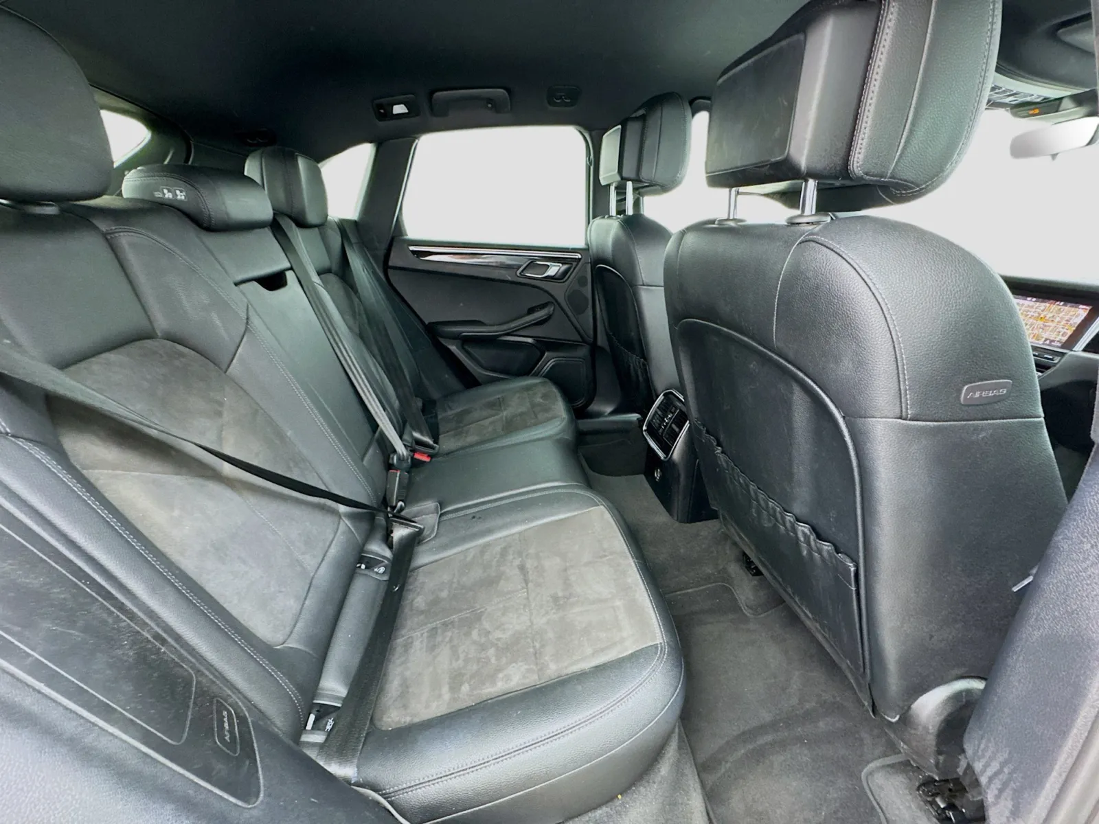 Porsche Macan photo 18