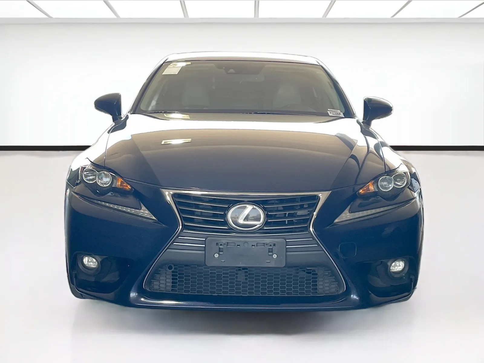 Lexus IS photo 2