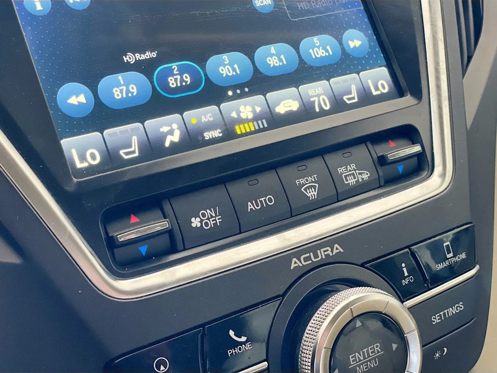 Acura MDX photo 12