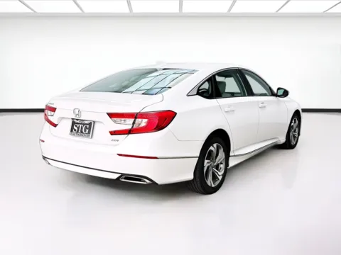 More photos of 2018 Honda Accord Sedan EX-L 2.0T at KarGenie, CA