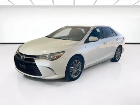 White 2017 Toyota Camry SE for sale in Fontana, CA