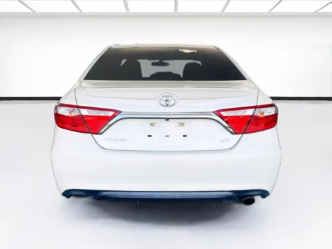 More photos of 2017 Toyota Camry SE at KarGenie, CA