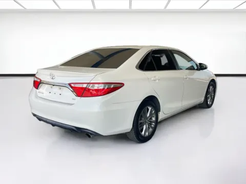 More photos of 2017 Toyota Camry SE at KarGenie, CA