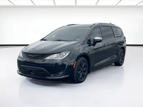 Black 2018 Chrysler Pacifica Hybrid Limited for sale in Fontana, CA