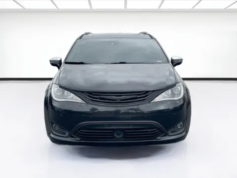Photos of 2018 Chrysler Pacifica Hybrid Limited for sale in Fontana, CA at KarGenie