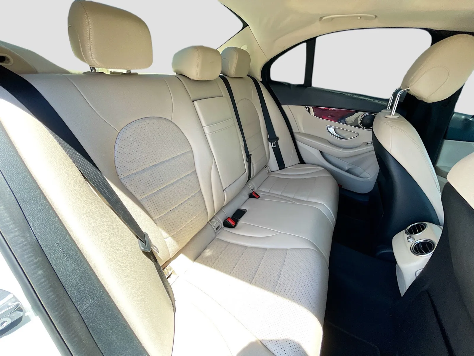 Mercedes-Benz C-Class photo 16