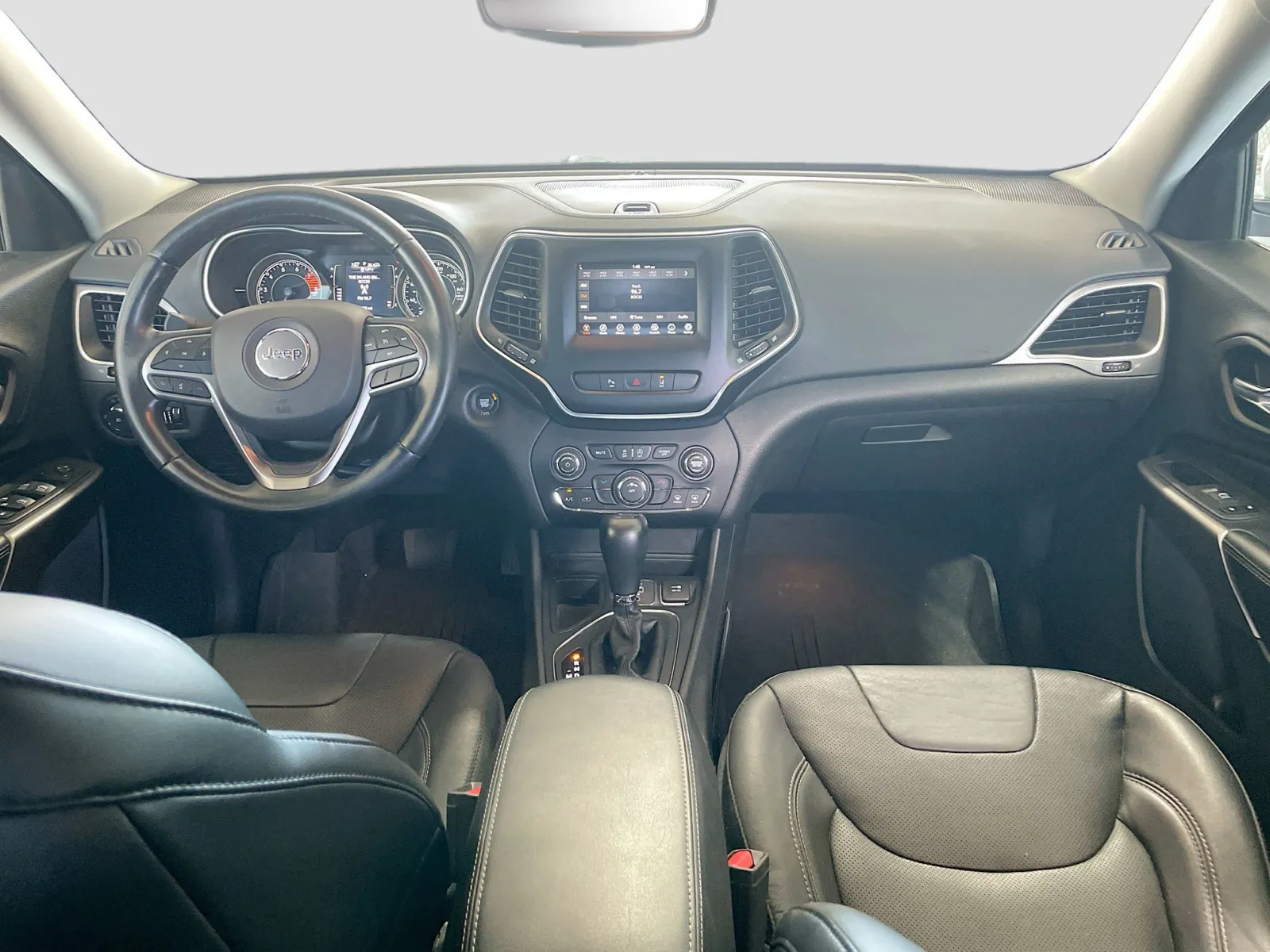 Jeep Cherokee photo 13