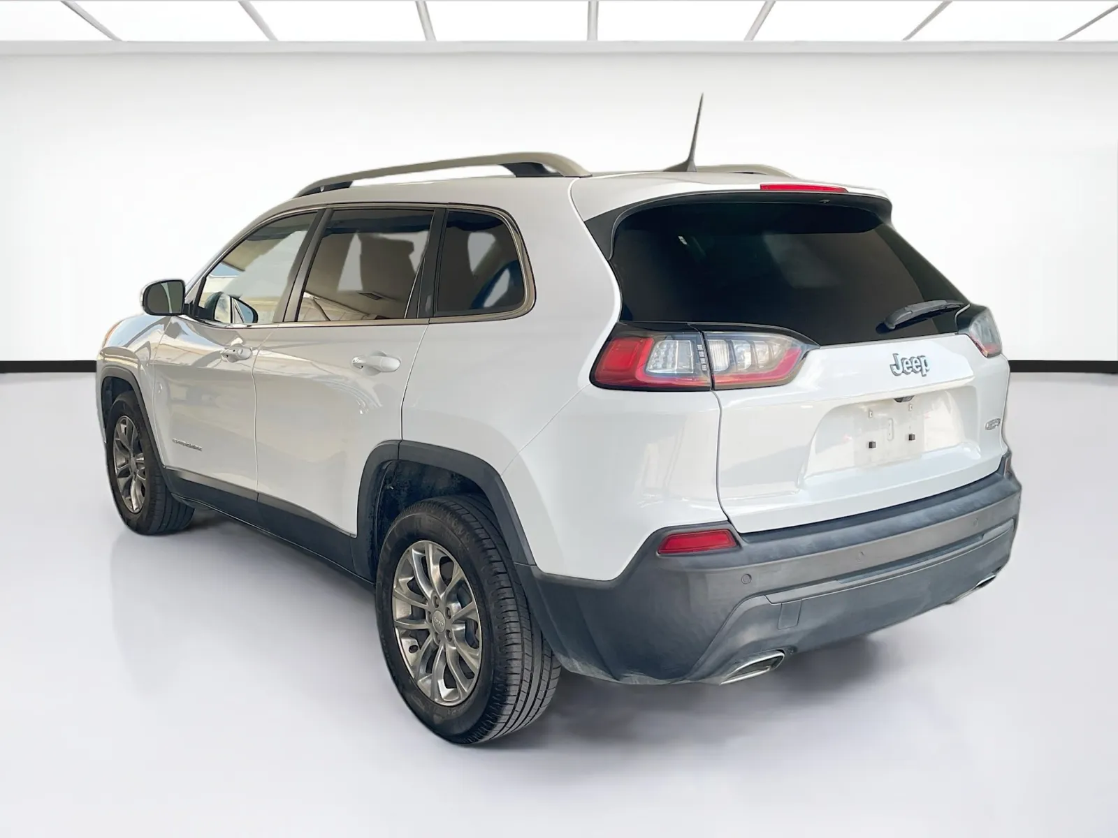 Jeep Cherokee photo 6
