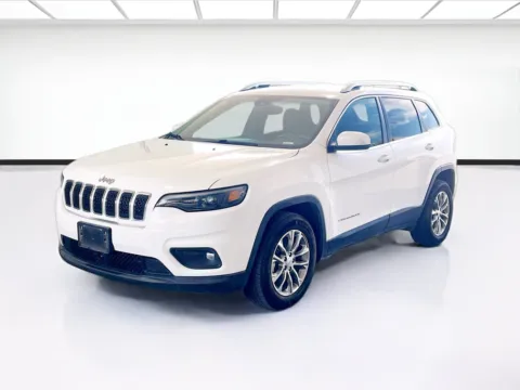 White 2021 Jeep Cherokee Latitude Lux for sale in Fontana, CA