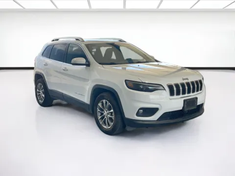 Another view of 2021 Jeep Cherokee Latitude Lux for sale in Fontana, CA at KarGenie