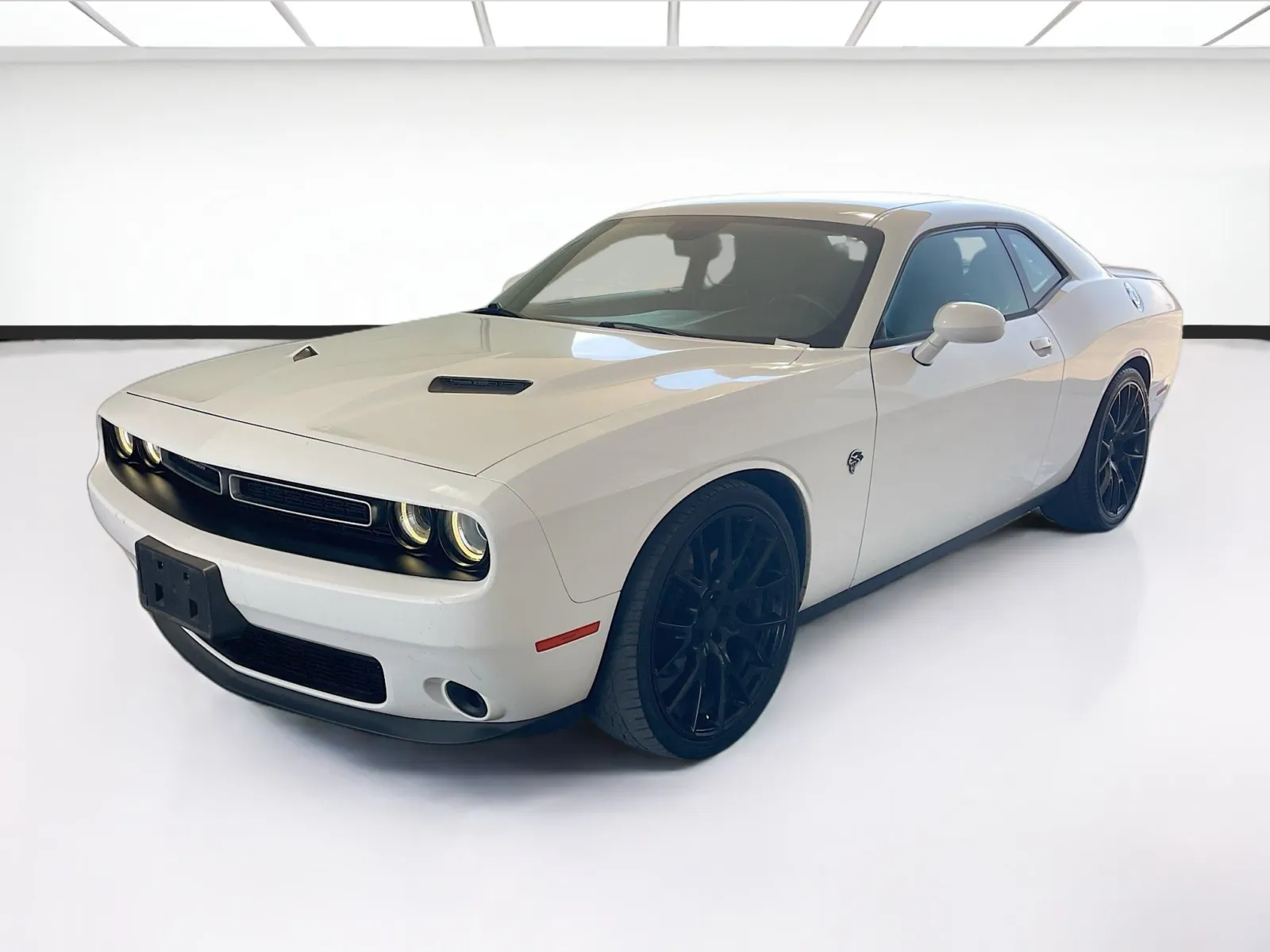 White 2017 Dodge Challenger SXT for sale in Fontana, CA