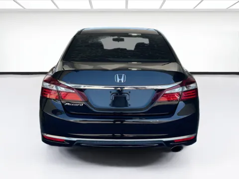 More photos of 2017 Honda Accord Sedan LX at KarGenie, CA