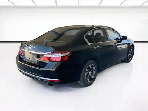 More photos of 2017 Honda Accord Sedan LX at KarGenie, CA